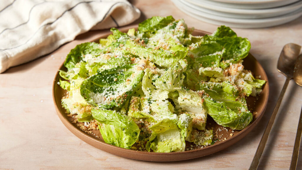 Caesar salad : crisp romaine, creamy caesar dressing, herb breadcrumbs, pecorino